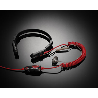 Illustration for article titled Gears of Wars 3 Gets Its Own Damn Throat Mic and Headsets